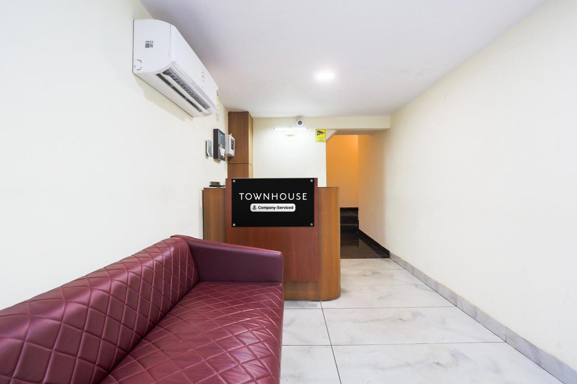 Super Townhouse Vikaspuri 호텔 델리 외부 사진