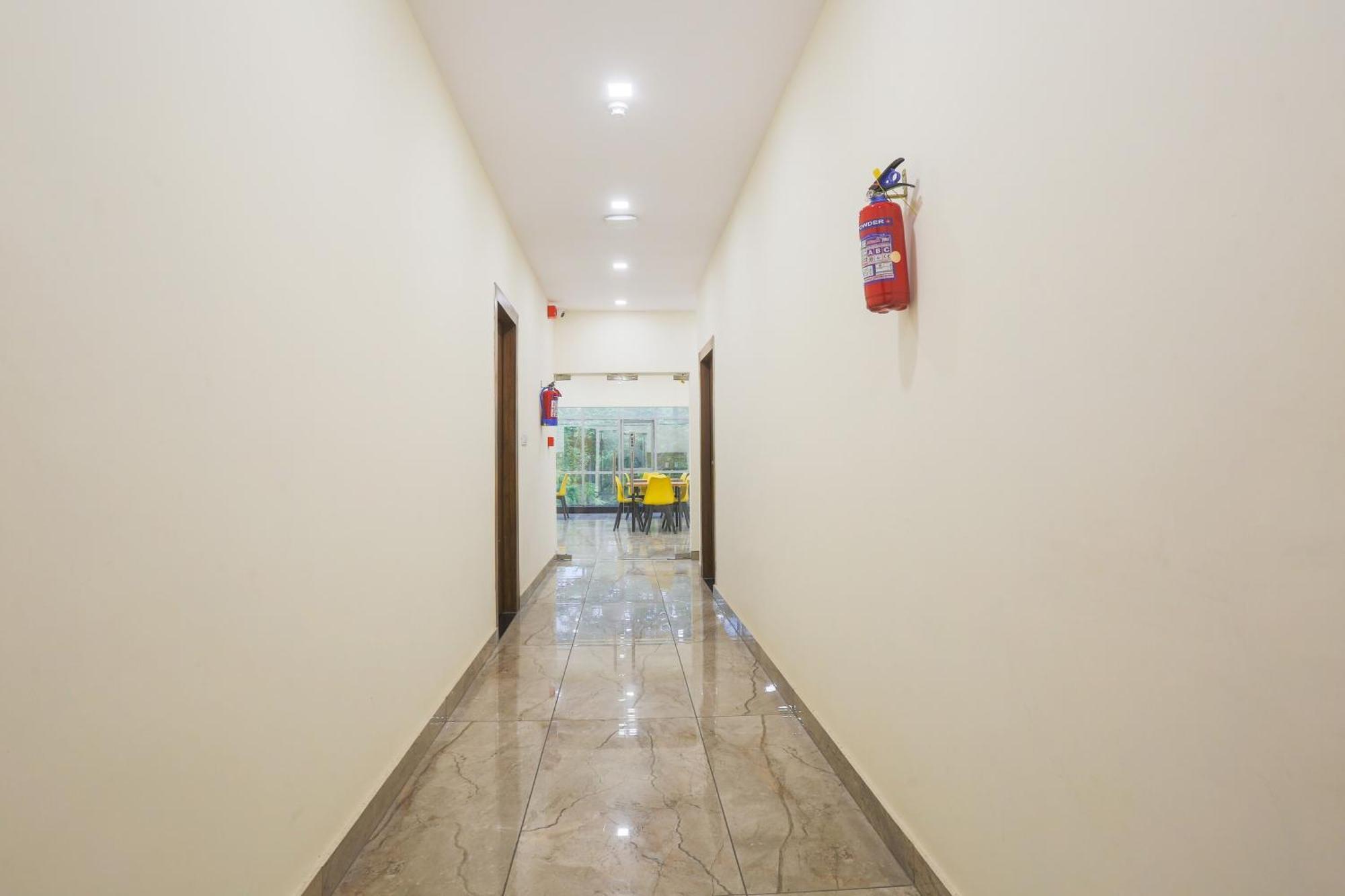 Super Townhouse Vikaspuri 호텔 델리 외부 사진