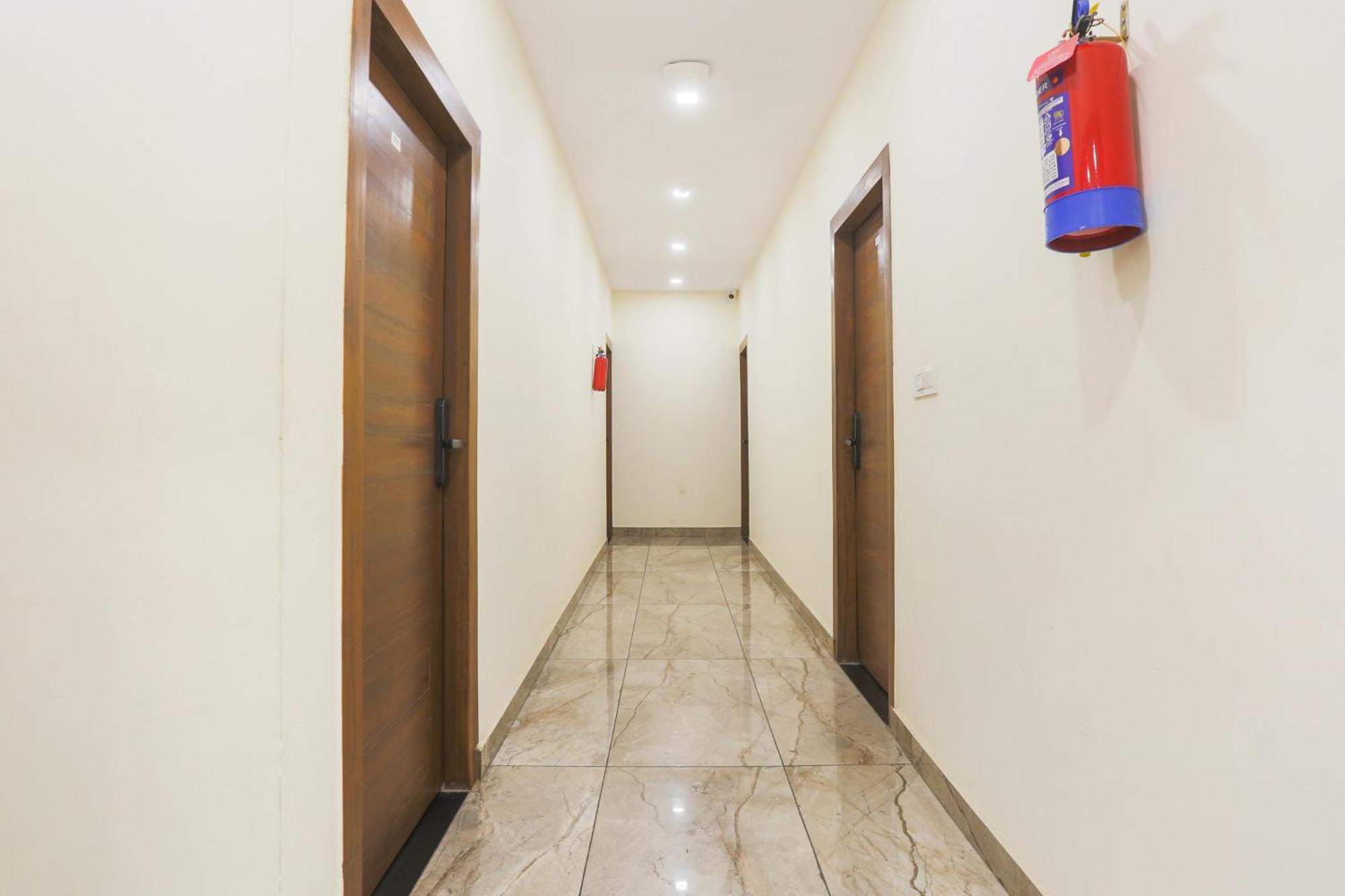 Super Townhouse Vikaspuri 호텔 델리 외부 사진